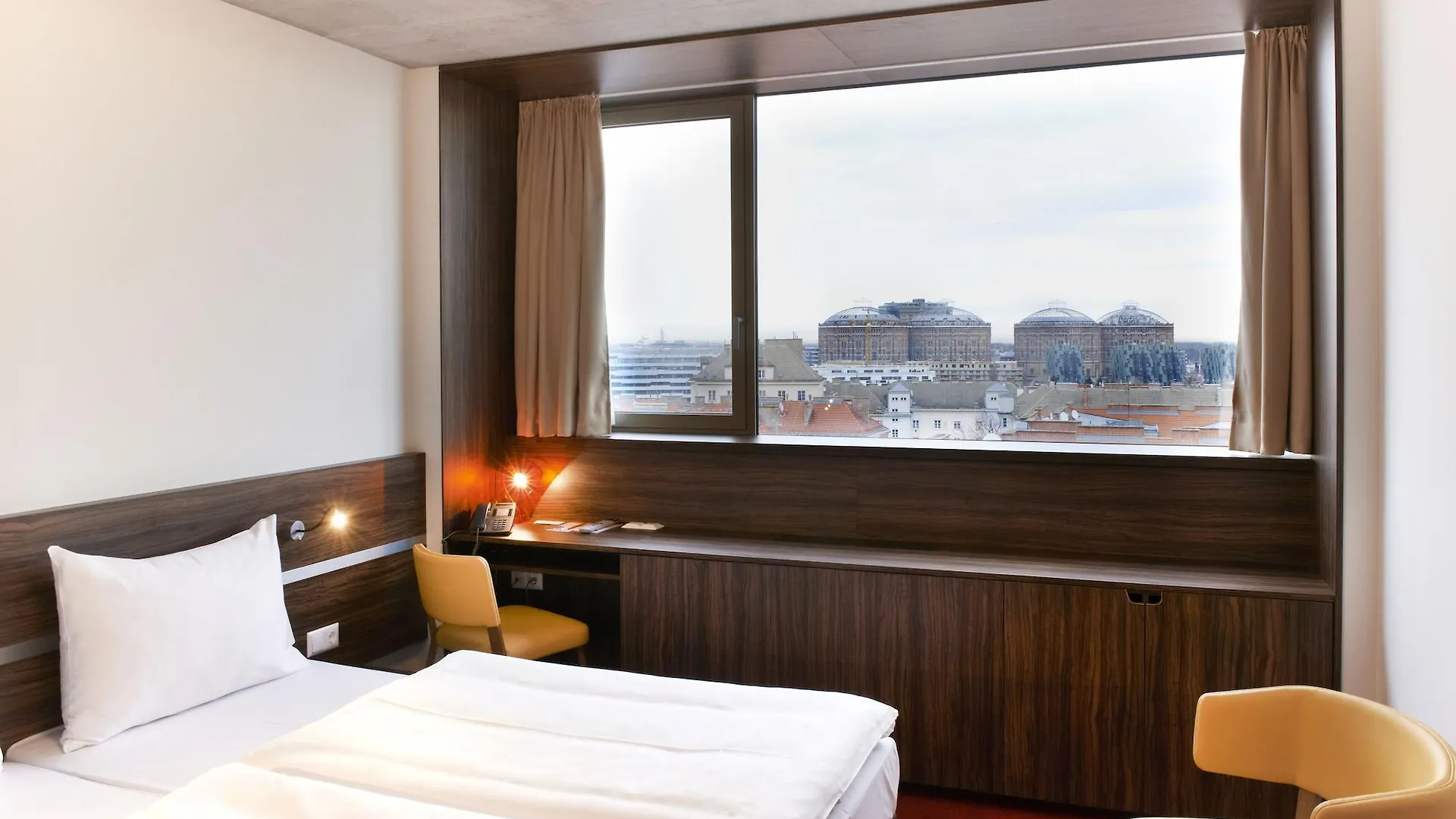 Simm'S Hotel - Cityhotel Next To Metro U3 Viyana 4*,